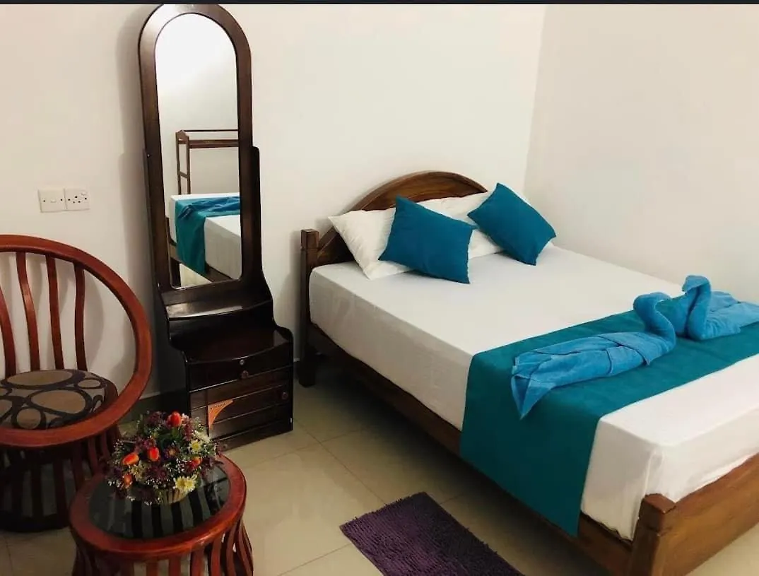 Cage By Peace Villa Negombo